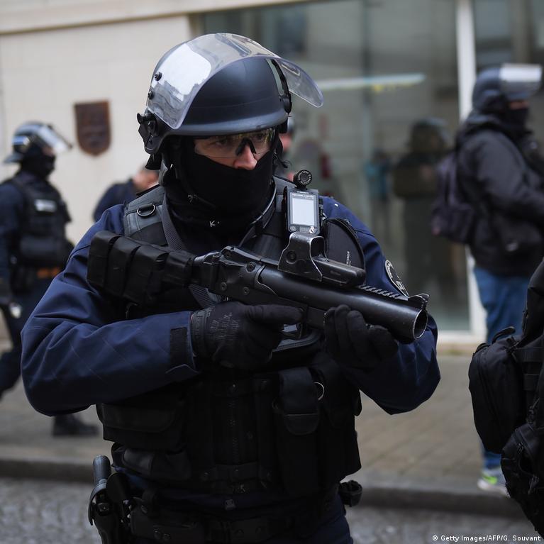 Court: French police can use rubber bullets