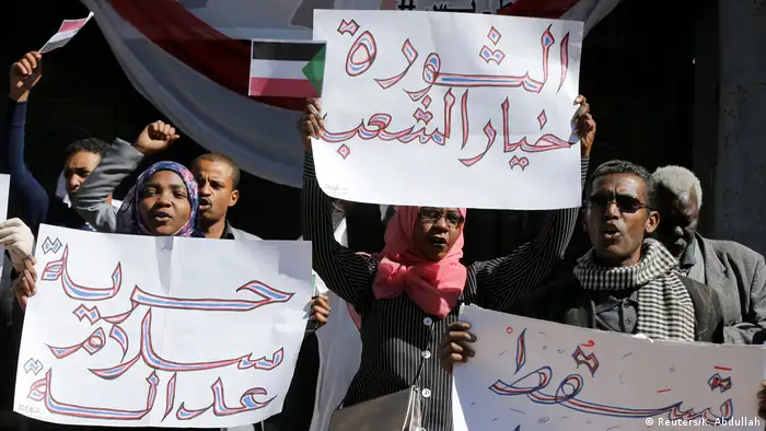 Jemen. Sanaa: Sudanesische Demonstranten protestieren gegen Präsidenten Omar al-Bashir