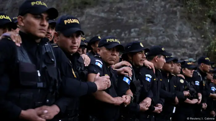 Guatemala Agua Caliente Grenzübergang Honduras Grenzpolizisten Blockade