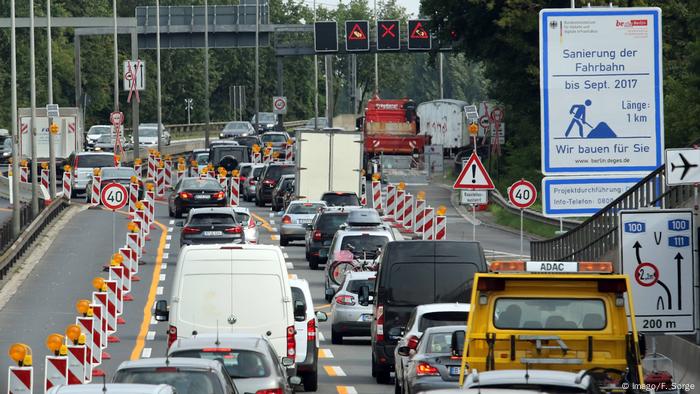 459 000 Stunden Im Stau Aktuell Deutschland Dw 17 01 19