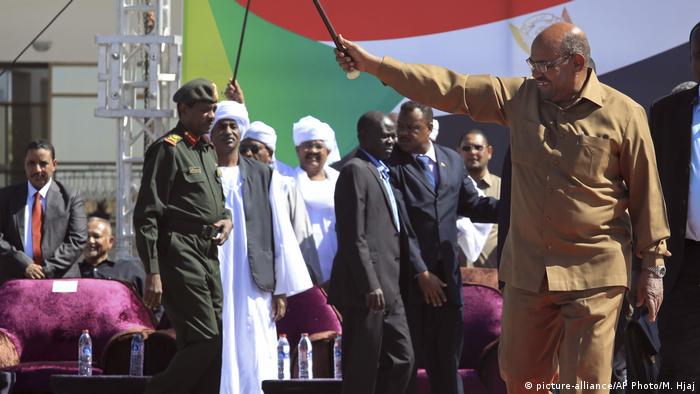 Sudan Khartum Präsident Omar Al-Baschir (r)