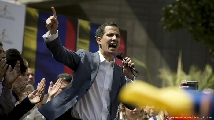 Venezuela Juan Guaidó (picture-alliance/AP Photo/F. Llano)