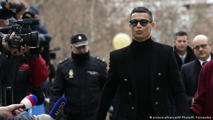Spanien Cristiano Ronaldo Verhandlung im Steuerstrafverfahren (picture-alliance/AP Photo/M. Fernandez)