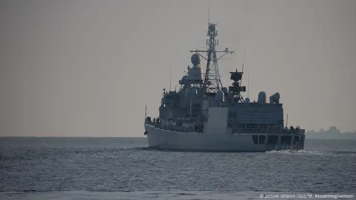 Fregatte Augsburg läuft zur Operation Sophia aus NEU (picture-alliance/dpa/M. Assanimoghaddam)