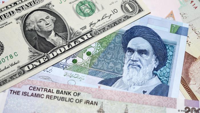 Symbolbild Währung | Iran Rial & US Dollar (Imago/C. Ohde)
