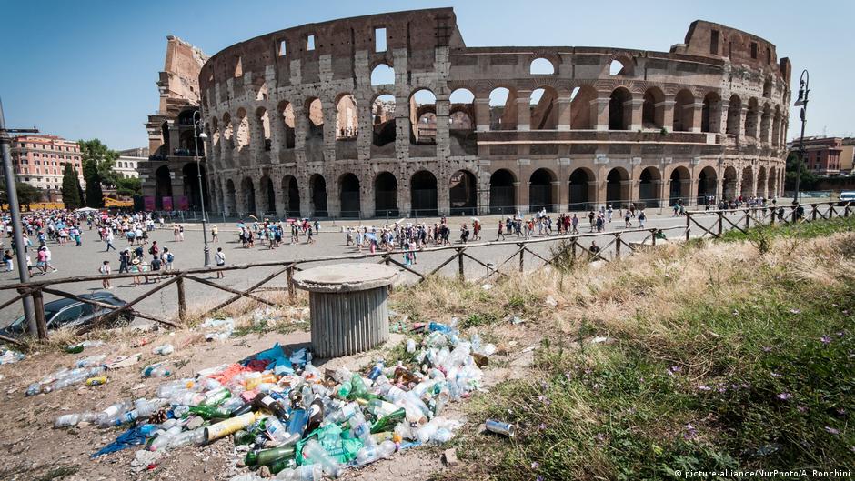 Italy Rome is drowning in garbage DW 01/31/2019