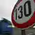Deutschland 130 Schild auf Autobahn