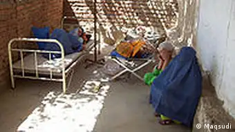 Patientinnen im Gesundheitszentrum von Paymunat
