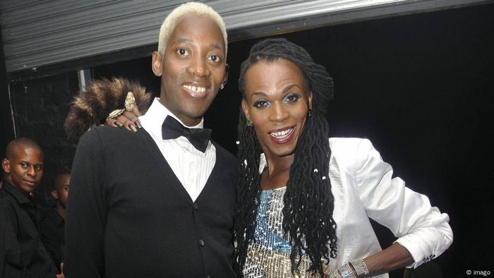 South African activist and singer Koyo Bala (on the left) with co-star Amstel (on the right) (imago)