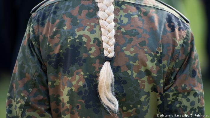 German Court Rules Goth Soldier Must Get A Hair Cut News Dw 31 01 2019