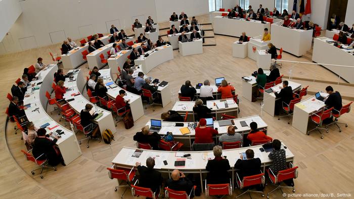 Brandenburg Beschliesst Gesetz Fur Mehr Frauen Im Landtag Aktuell Deutschland Dw 31 01 19