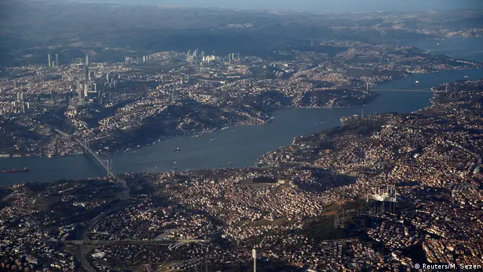 İstanbul'un kuş bakışı görüntüsü (Arşiv foto)
