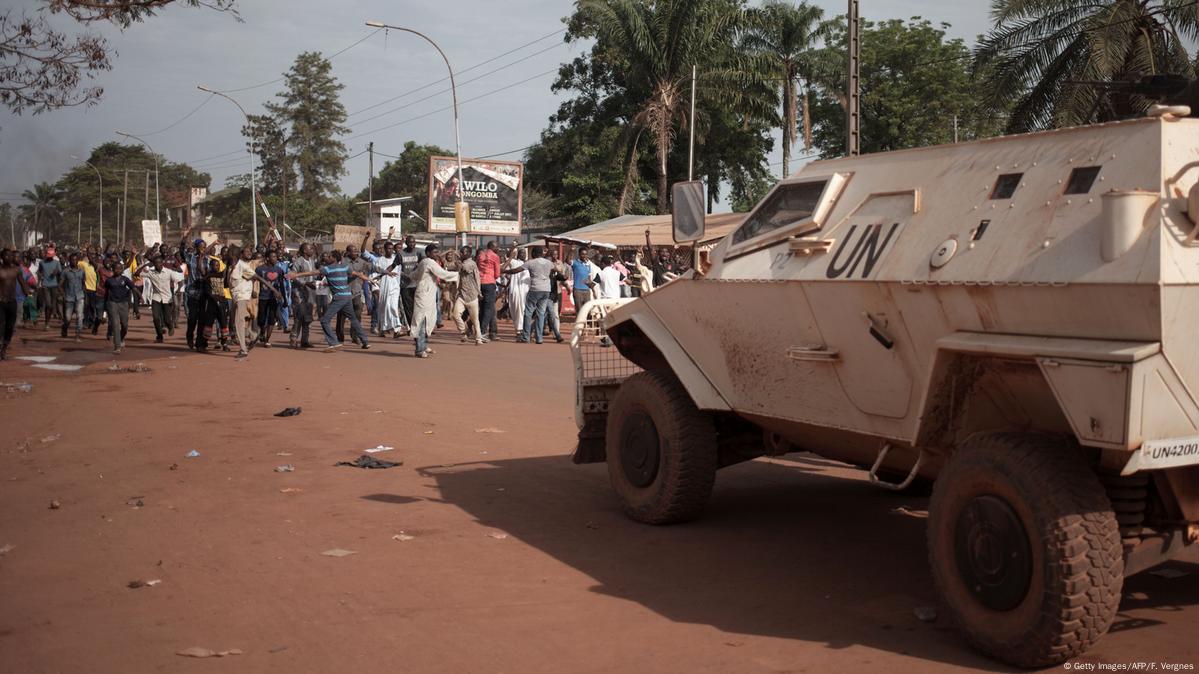 Central African Republic And Rebels Sign Peace Deal Dw 02022019