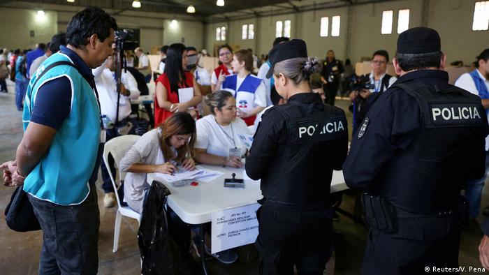 El Salvador Präsidentschaftswahl 2019 | Wahllokal in San Salvador
