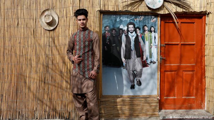 Remaja Afghanistan skeptis masa depan bersama Taliban (Reuters/Mohammad Ismail)