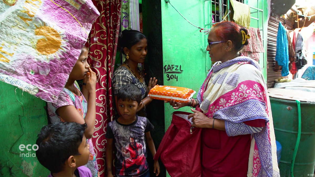How sanitary pads can improve women's lives – DW – 07/25/2019