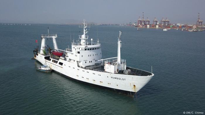 Peru Humboldt-Schiff (DW/C. Chimoy)