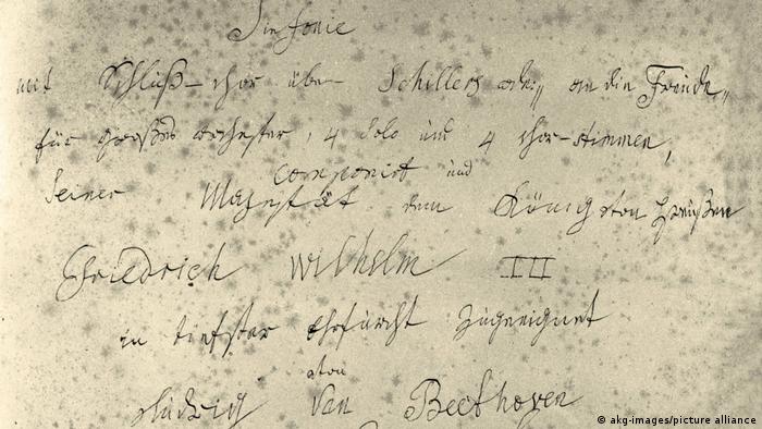 Sinfonie Nr. 9 Titelblatt mit Beethovens Handschrift (Foto: picture-alliance/akg-images).