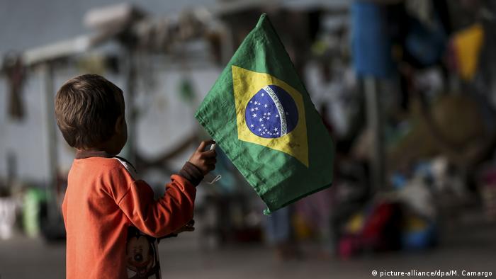 Brasilien ein Kind aus Venezuela im Flüchtlingslager Janokoida (picture-alliance/dpa/M. Camargo)