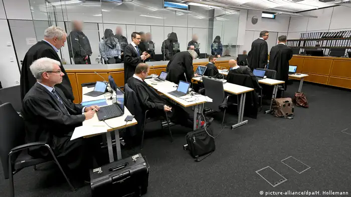 阿布-瓦拉审判案于2017年在策勒拉开帷幕