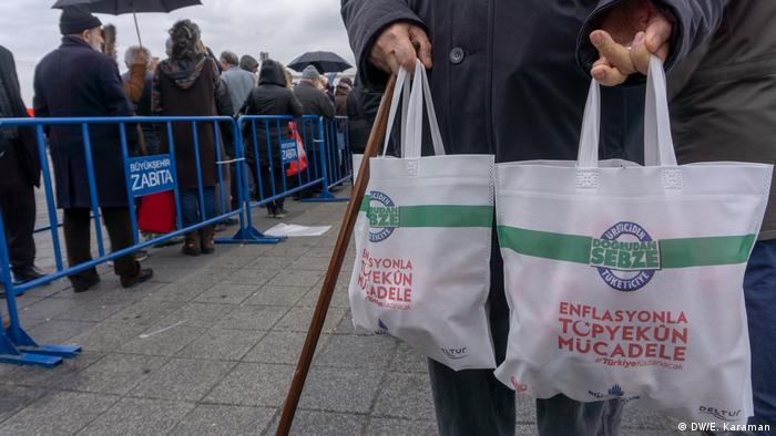 Asgari ücret eriyor, hak kayıpları artıyor