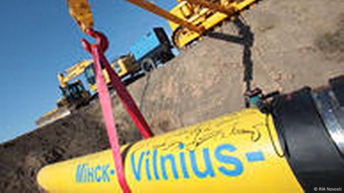 Baggen verlegen ein Stück einer Pipeline Baggen verlegen ein Stück einer Pipeline