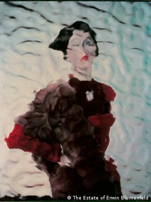 Fashion meets surrealism in photos of Erwin Blumenfeld – DW – 02