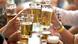 Grupo brinda com cerveja Grupo brinda com cerveja