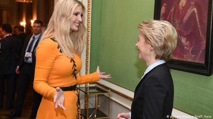 55. Münchner Sicherheitskonferenz: Ivanka Trump und Ursula von der Leyen (picture-alliance/dpa/T. Hase)