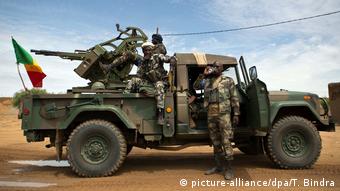 L'armée malienne face aux groupes armés (image d'archive, 2013)