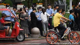 China, Proteste gegen Wirtschaft und Bankwesen