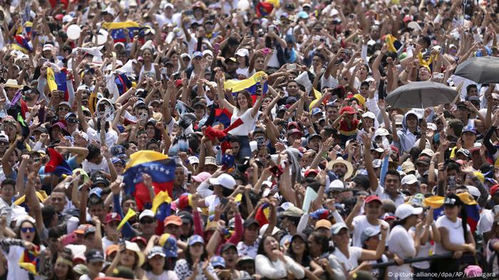 Kolumbien | Konzert an der Grenze zu Venezuela (picture-alliance/dpa/AP/F. Vergara)