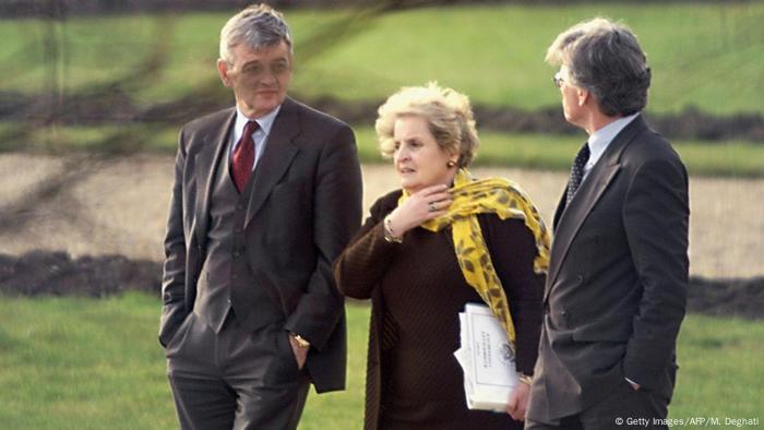 Rambouillet Kosovo Friedensverhandlungen Fischer Albright 