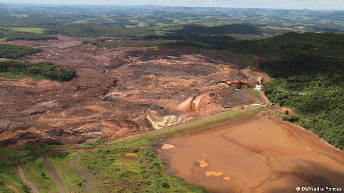 Imagem aérea de fevereiro de 2019 dá ideia da dimensão do desastre em Brumadinho