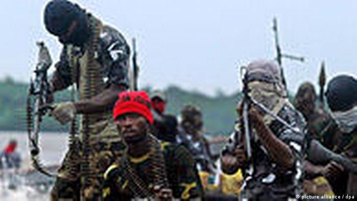 Nigeria Rebellengruppen legen Waffen nieder
