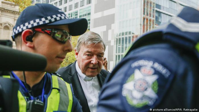 Australien, Melbourne: Kardinal George Pell wegen Kindesmissbrauchs verurteilt (picture-alliance/AP/A. Ratnayake)