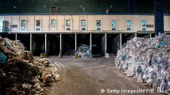 Des centres de stockage de déchets recyclables qui partent en fumée, des moutons noirs de la profession selon Sedat Maden, de l'Association des entrepreneurs du recyclage papier