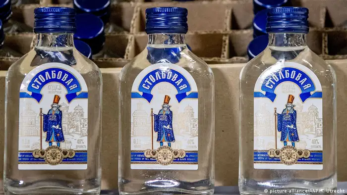 Niederlande Zoll beschlagnahmt 90.000 Flaschen Wodka für Nordkorea
