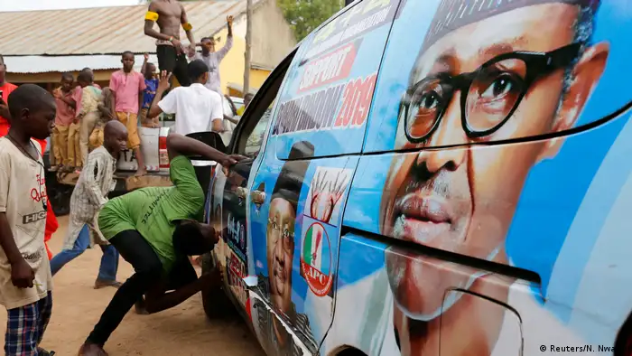 Nigera, Yola: Anhänger des nigerianischen Präsidenten Muhammadu Buhari feiern