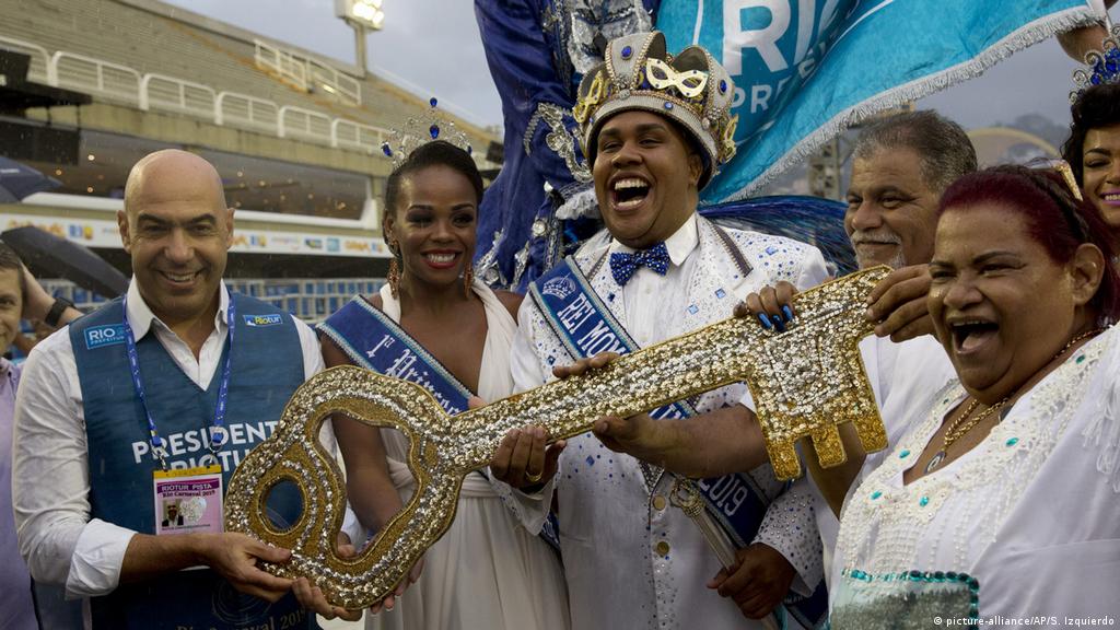 Rio De Janeiro Kicks Off Carnival With Flashy Response To Jair Bolsonaro News Dw 02 03 19