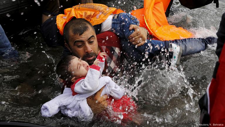 Pulitzer-winning photographer Yannis Behrakis dies at age 58 – DW – 03