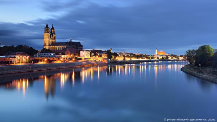 Elbe and Cathedral in Magdeburg (picture-alliance/imagebroker/A. Vitting)