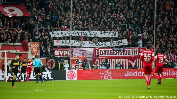 Bleib stark, Rui Pinto! - Banner bei einem Spiel zwischen Fortuna Düsseldorf 1895 und dem VfB Stuttgart