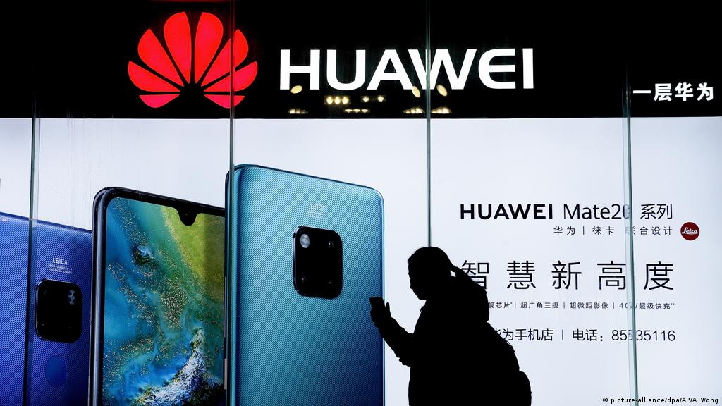 Edele Samengroeiing Probleem US-China trade war: Huawei′s loss is Samsung′s gain | Business | Economy  and finance news from a German perspective | DW | 21.05.2019