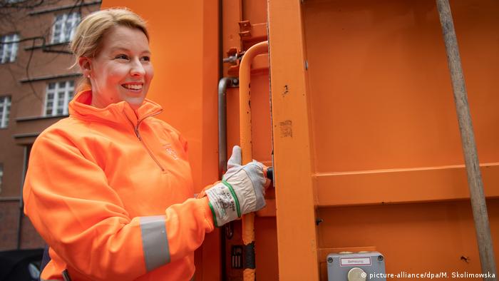 Министр по делам семьи, пожилых граждан, женщин и молодежи Франциска Гиффай