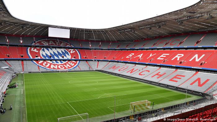 Fussballstadion - Leere Allianz Arena FC Bayern Muenchen
