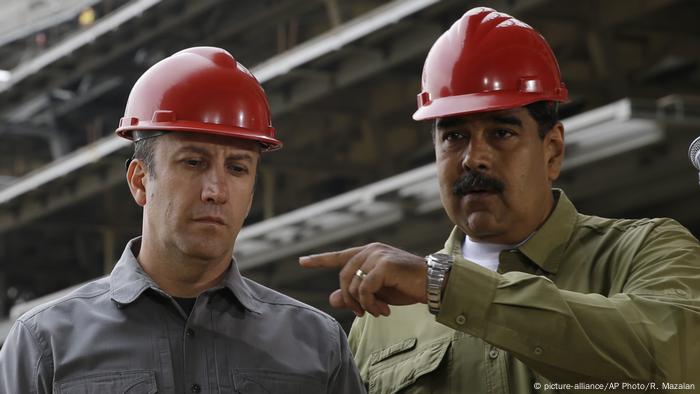 Foto de archivo de Tareck El Aissami y Nicolás Maduro