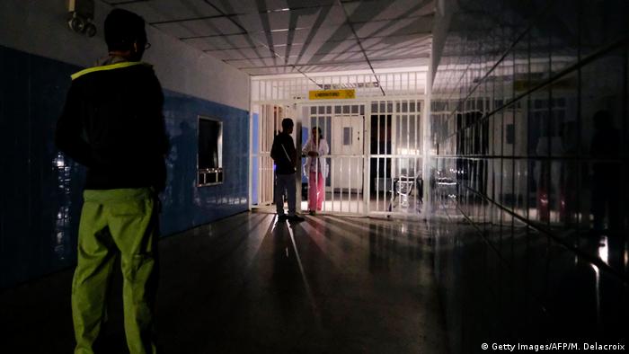 Corte de luz en un hospital venezolano en 2019.