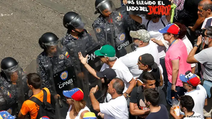 Venezuela Krise l Proteste in Caracas (Reuters/C. Jasso)