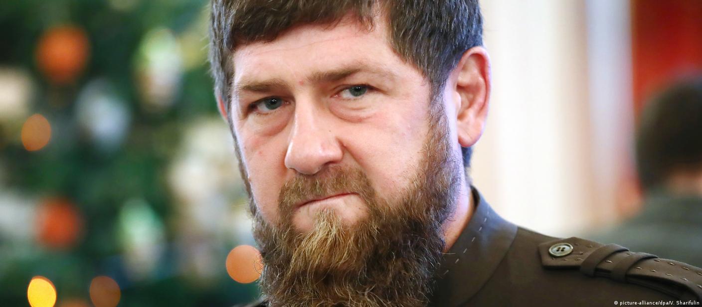 Атаки на геев в Чечне: в ФРГ подан иск на окружение Кадырова – DW –  19.04.2021